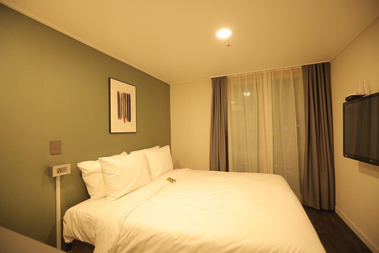 The Hotel Young Inn Сеул Екстериор снимка