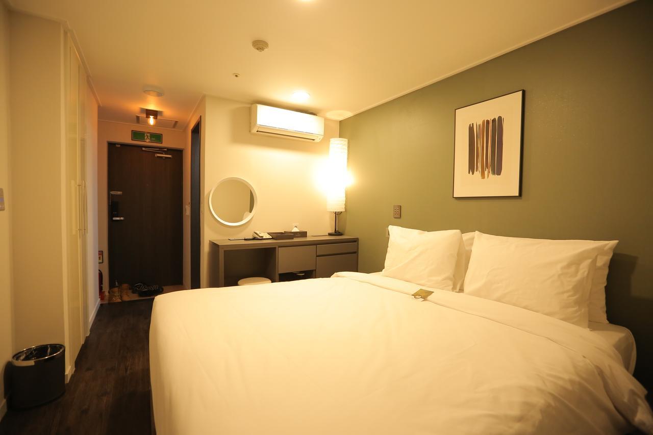 The Hotel Young Inn Сеул Екстериор снимка